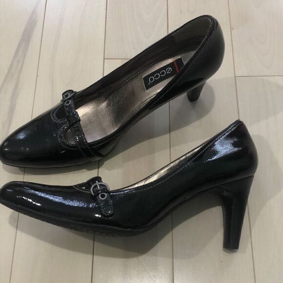 Ecco Women's Mary Jane Adjustable Buckle Pointed Toe Heels Black Size 40 - Picture 1 of 5